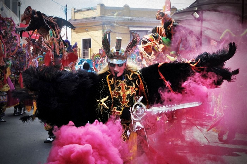 Boliviana de vacaciones: la Diablada