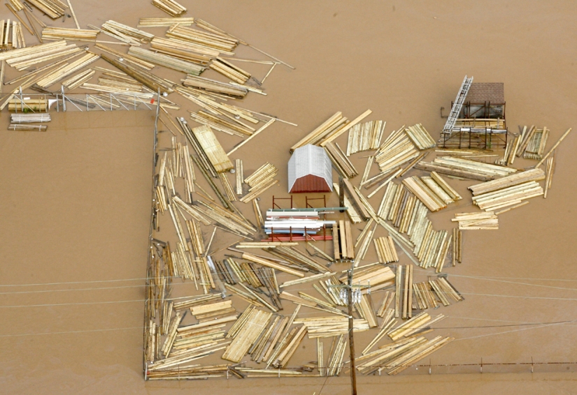 Furioso elemento en diferentes países