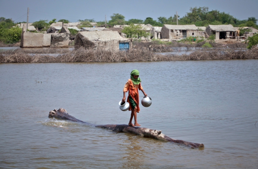 Furioso elemento en diferentes países