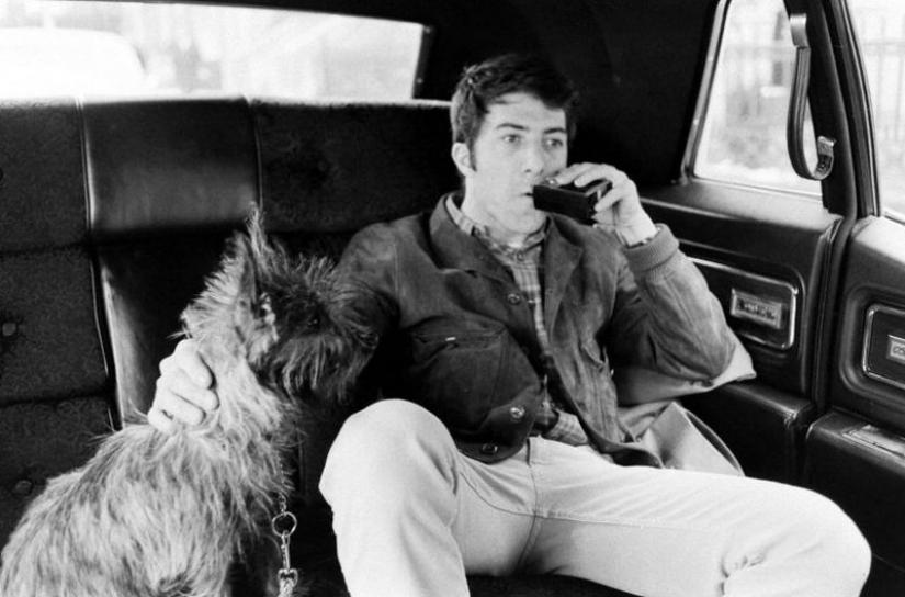 75 años de edad Dustin Hoffman!
