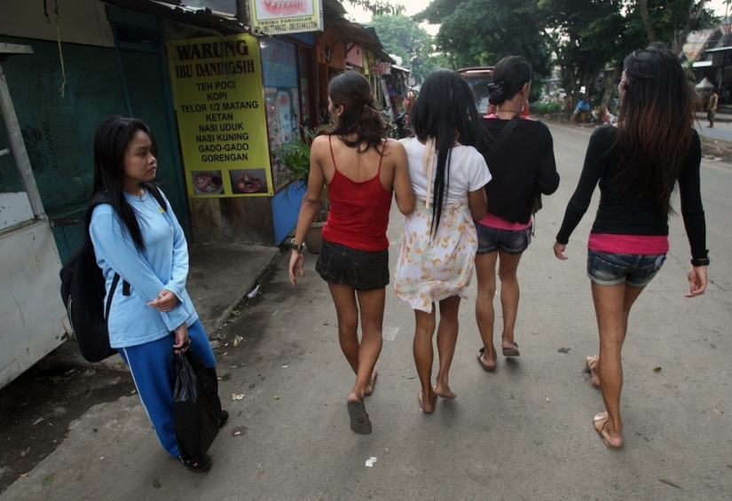 La ex niñera de Obama y de otros travesti Yakarta