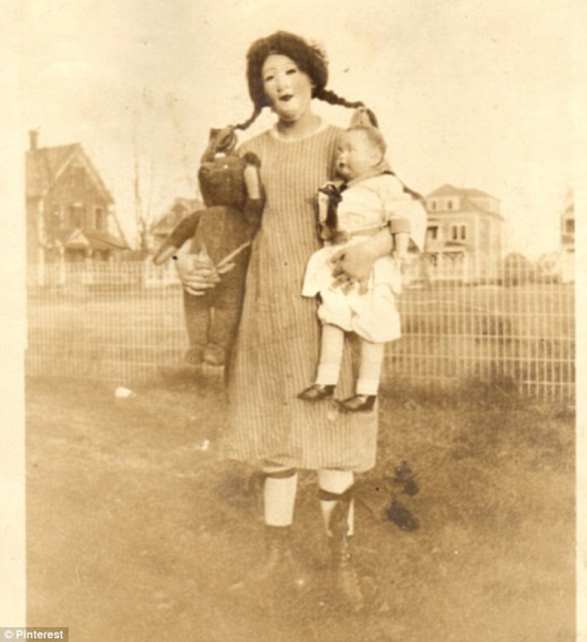 Retro Halloween costumes