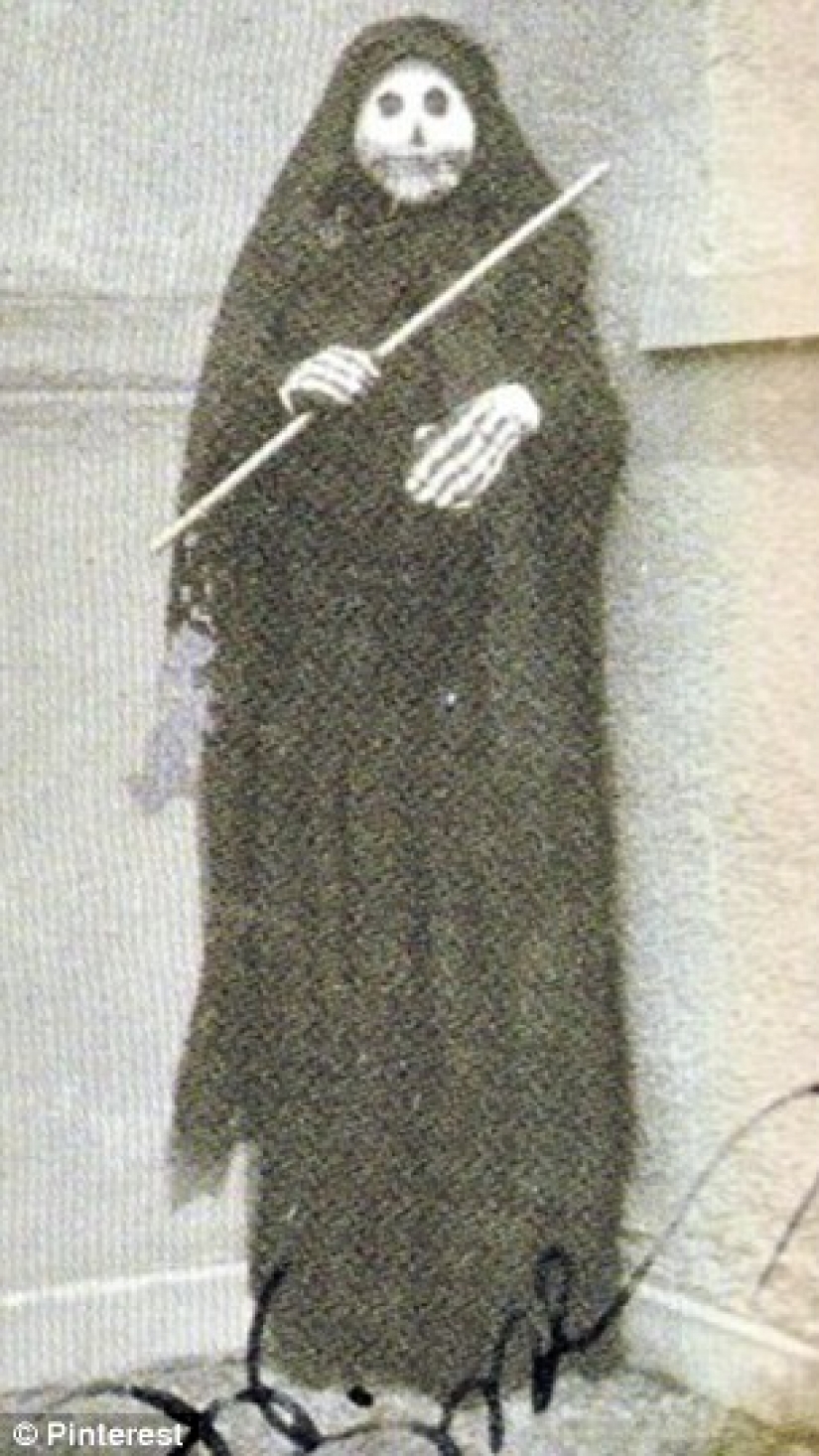 Retro Halloween costumes