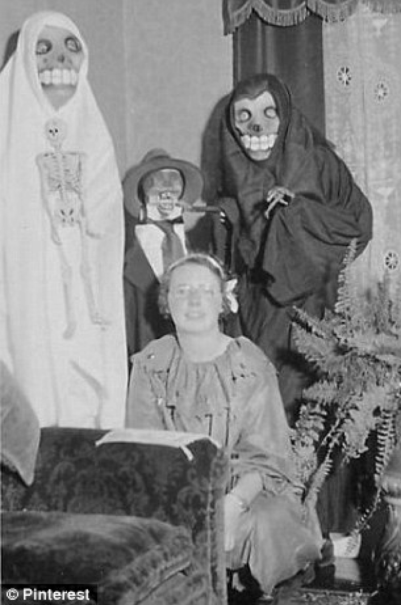 Retro Halloween costumes