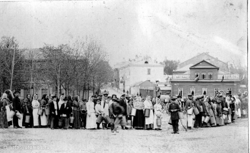 The history of the Moscow queue in photographs