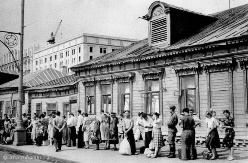 The history of the Moscow queue in photographs