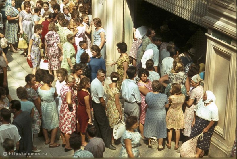 The history of the Moscow queue in photographs