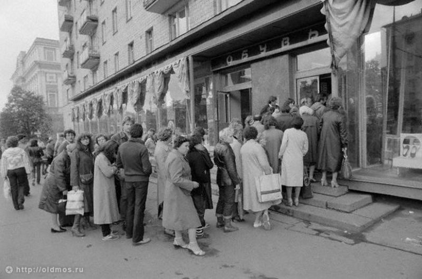 The history of the Moscow queue in photographs