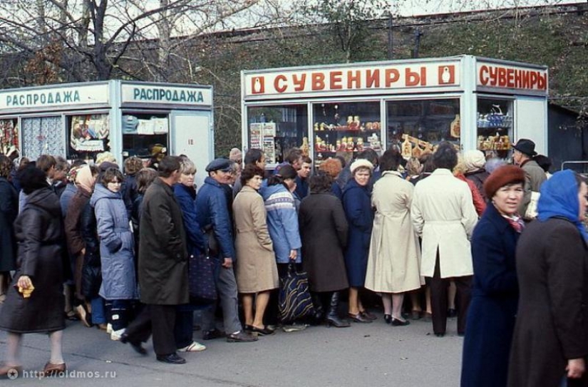 The history of the Moscow queue in photographs