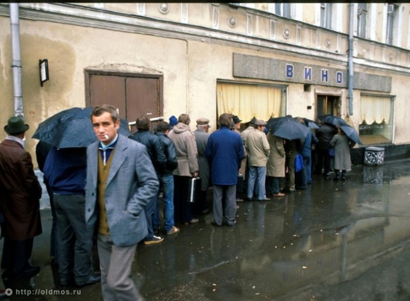 The history of the Moscow queue in photographs