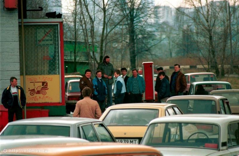 The history of the Moscow queue in photographs