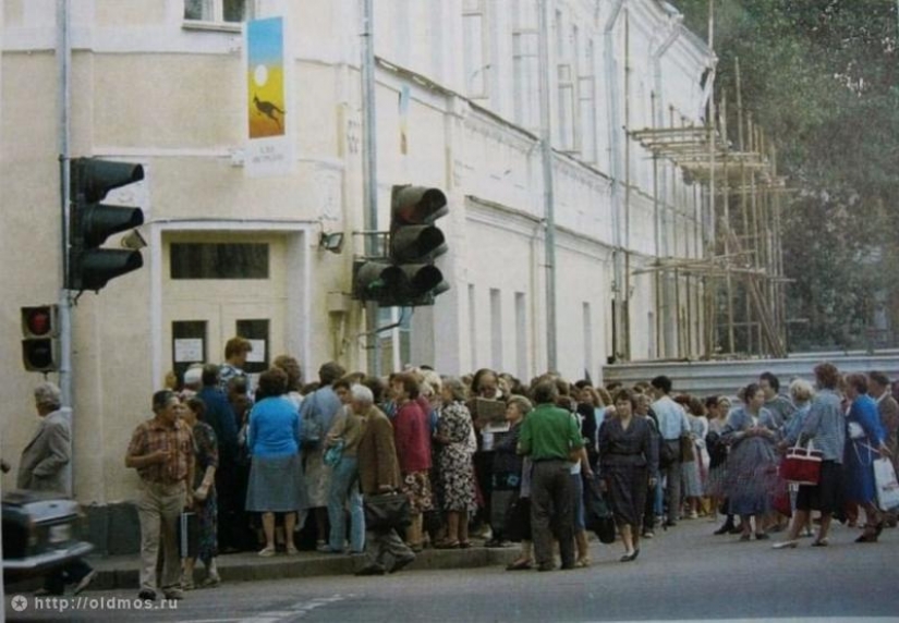 The history of the Moscow queue in photographs