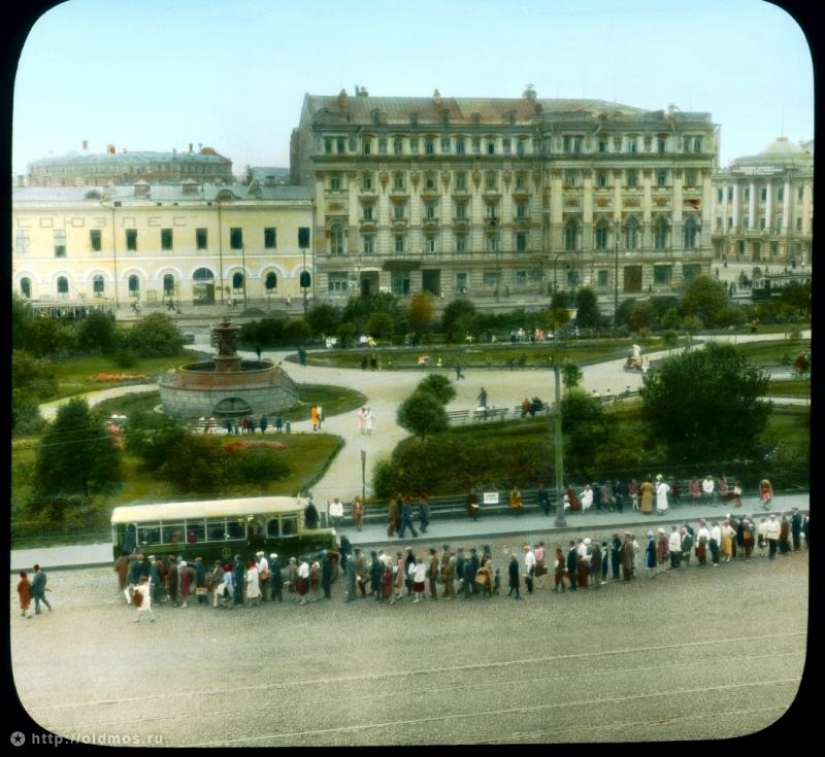 The history of the Moscow queue in photographs