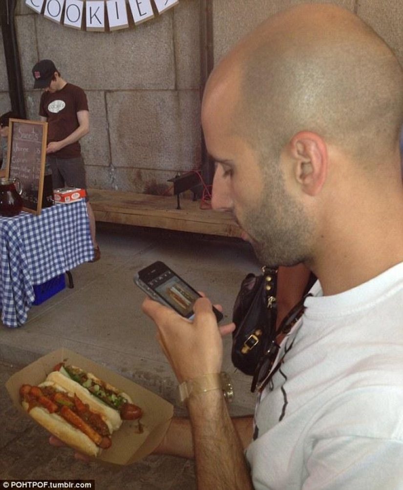 Antes de comer — tomar una foto Antes de comer — tomar una foto