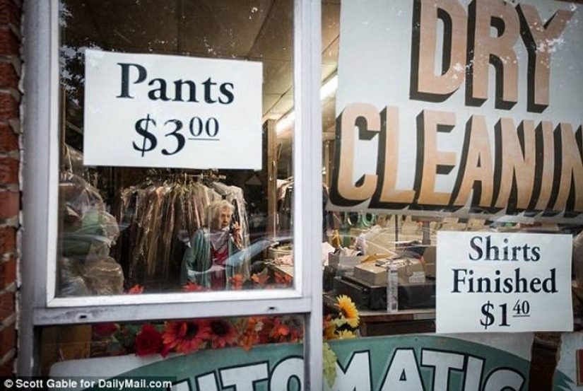 This 100-year-old woman still works in the Laundry room 11 hours a day