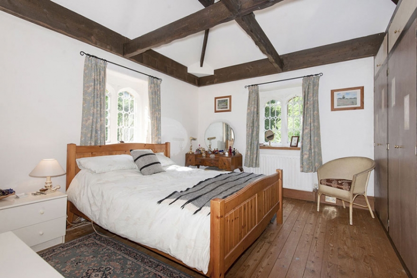 The smallest castle UK for sale not expensive apartments