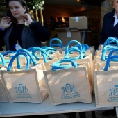 El Británico vendió la tienda de Regalos de la boda del Príncipe Harry y Meghan Markle de 28 mil dólares