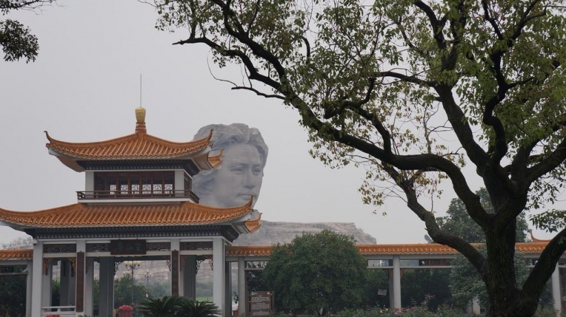 10 amazing attractions in China besides the great wall and Terracotta army