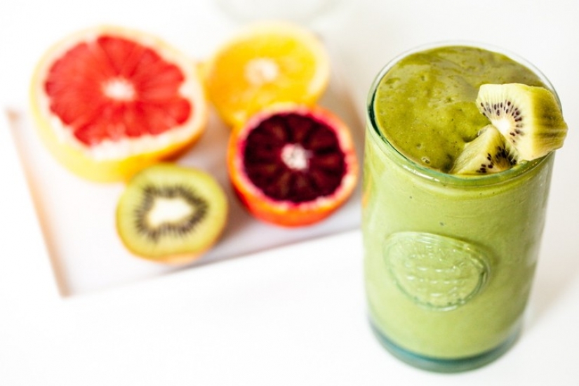 10 delicious and refreshing smoothies, in which there 200 calories