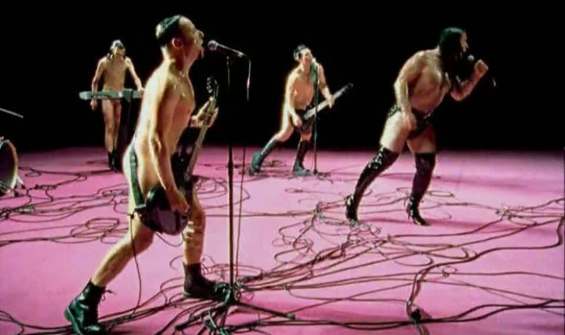 10 of the most high-profile scandals related to Rammstein 10 of the most high-profile scandals related to Rammstein