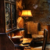 12 prisiones, que puede ser comparado con tres hoteles de la estrella