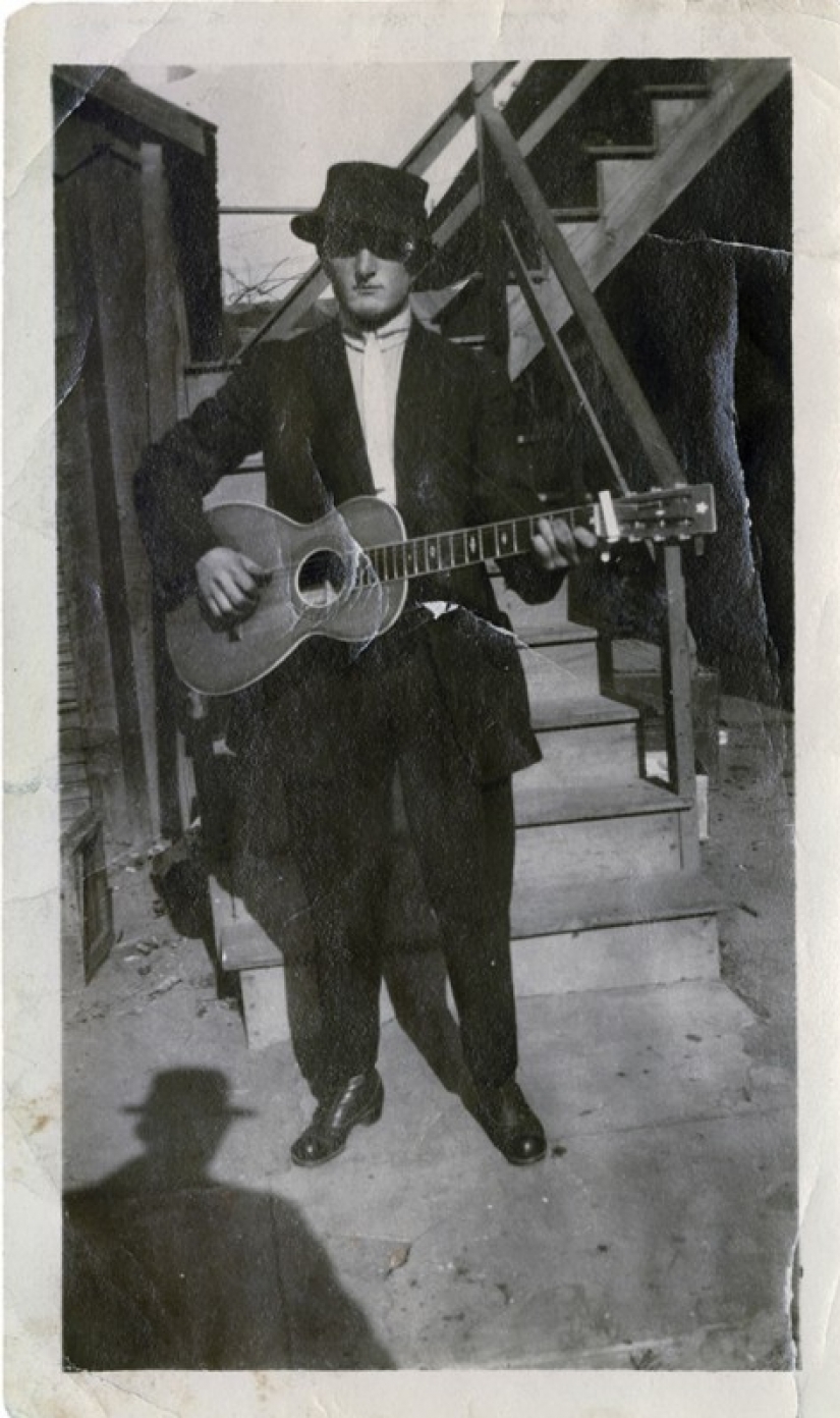 13 vintage photographs on which people are haunted by the shadow of the unknown in the hat