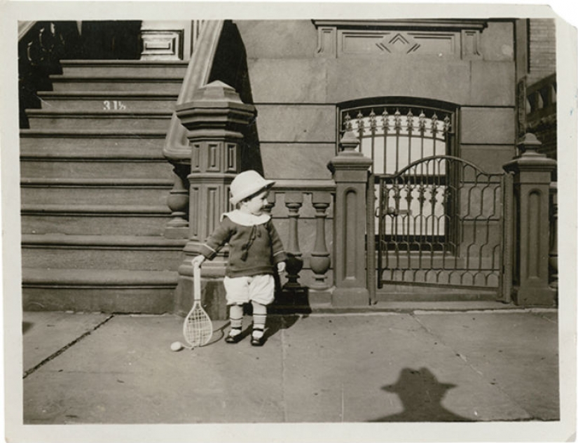 13 vintage photographs on which people are haunted by the shadow of the unknown in the hat