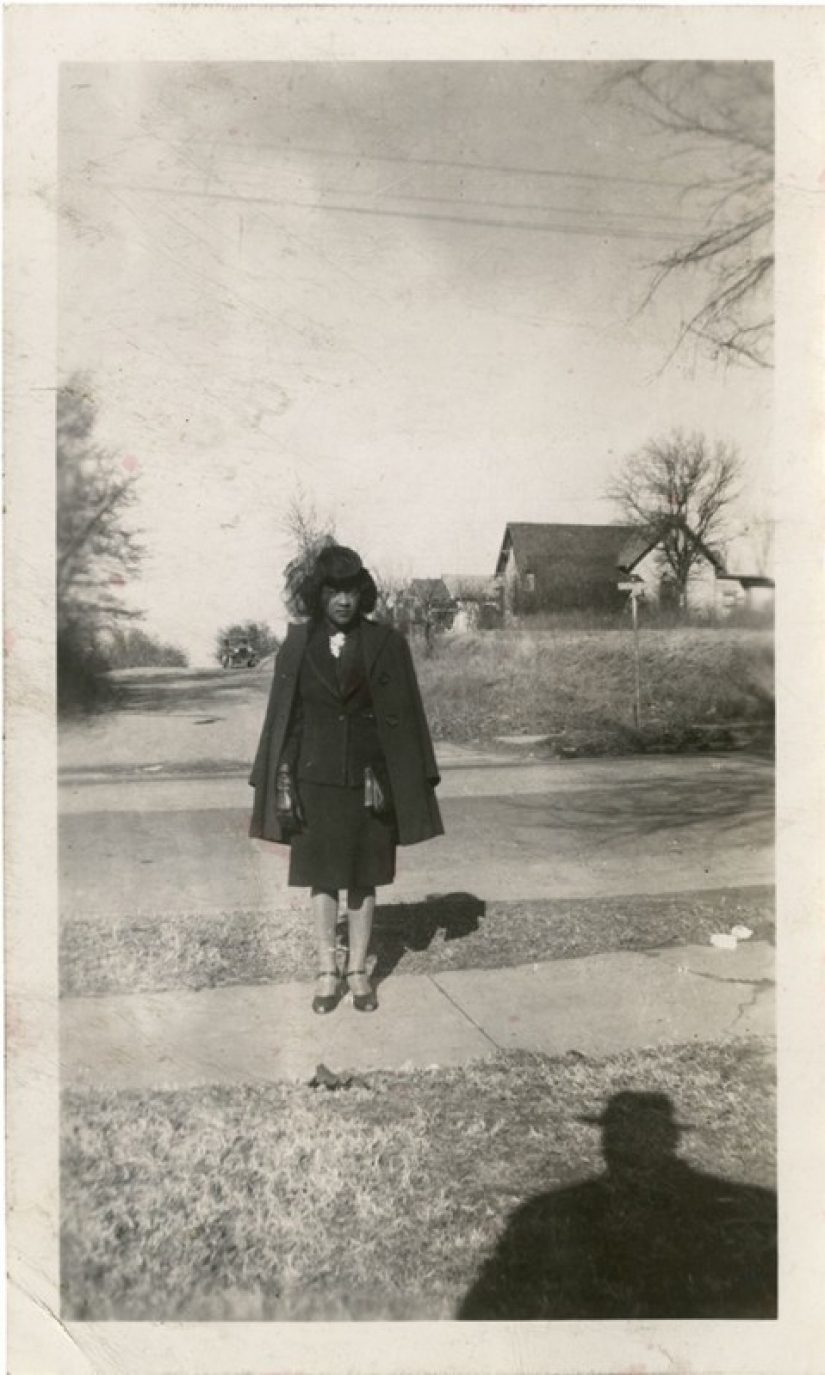 13 vintage photographs on which people are haunted by the shadow of the unknown in the hat