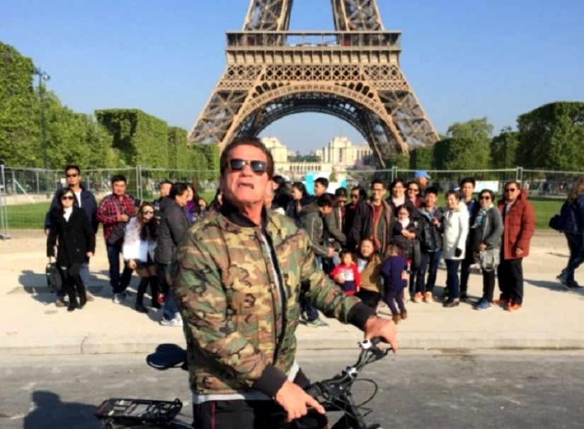 13 workshops photobomb celebrity