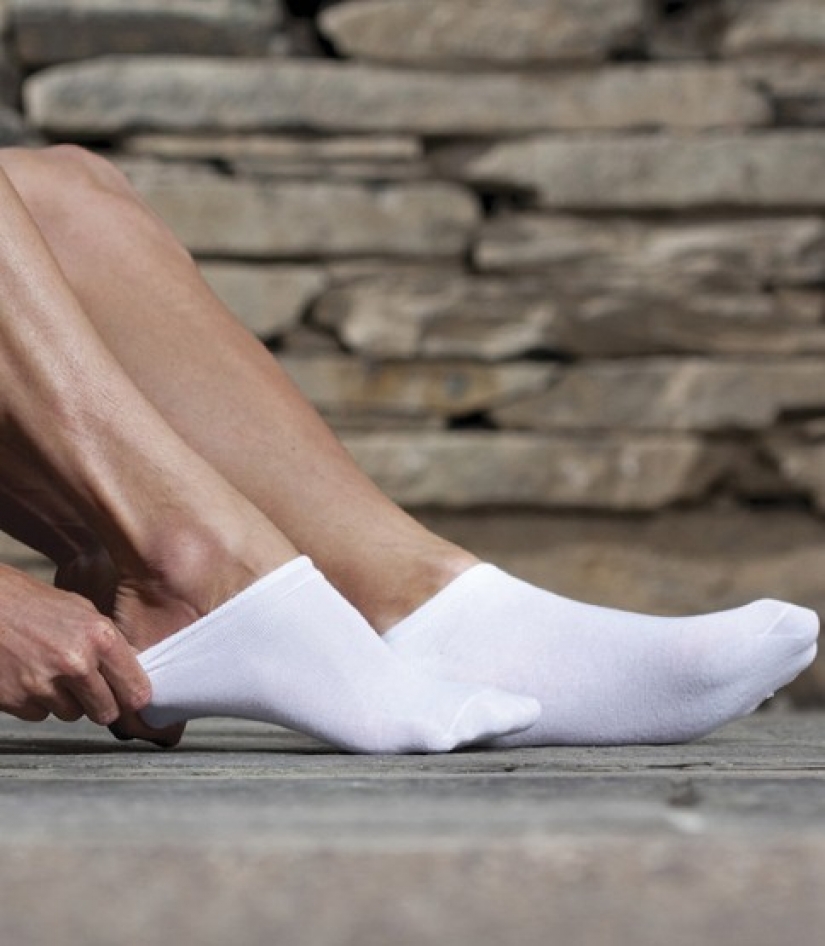 15 men's wardrobe items that women don't like