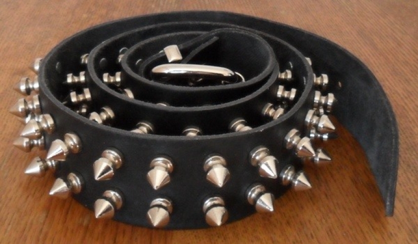 15 men's wardrobe items that women don't like