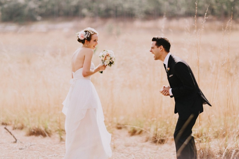 16 conmovedoras fotos de los hombres que vio por primera vez a sus novias en el vestido de novia