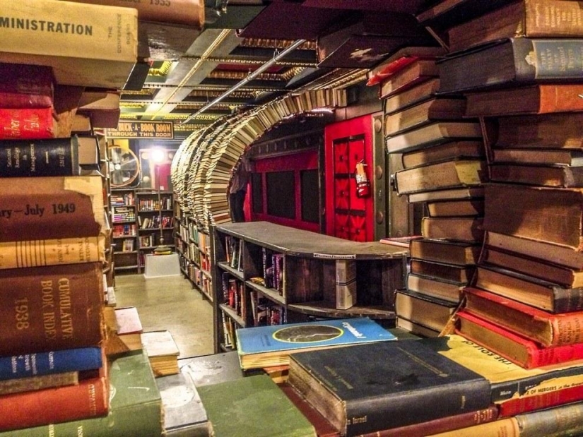17 bookstores stereotypes