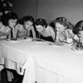 1915-1987 years: competitions in speed eating of food