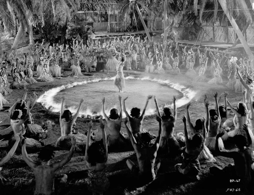 1930-1943 years: kaleidoscopic dancing Busby Berkeley