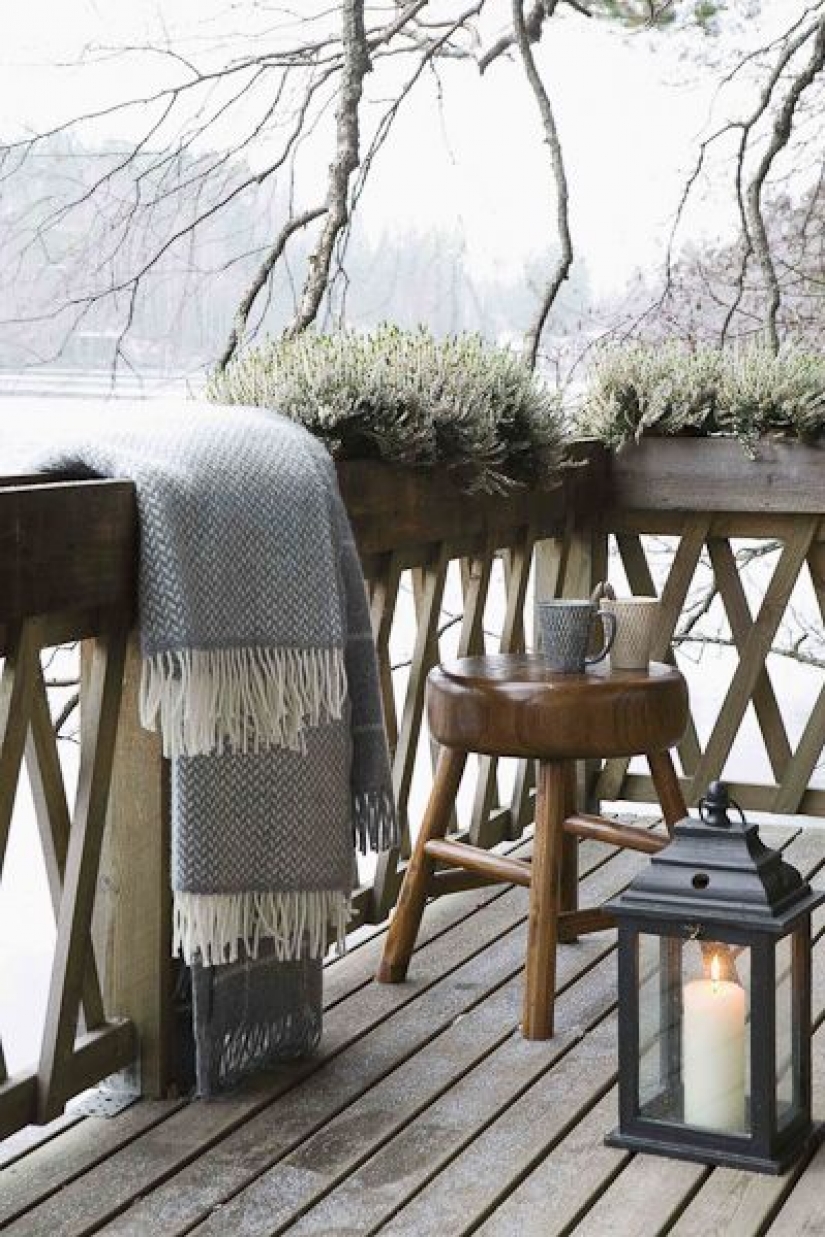20 ideas on how to decorate a balcony for the New Year