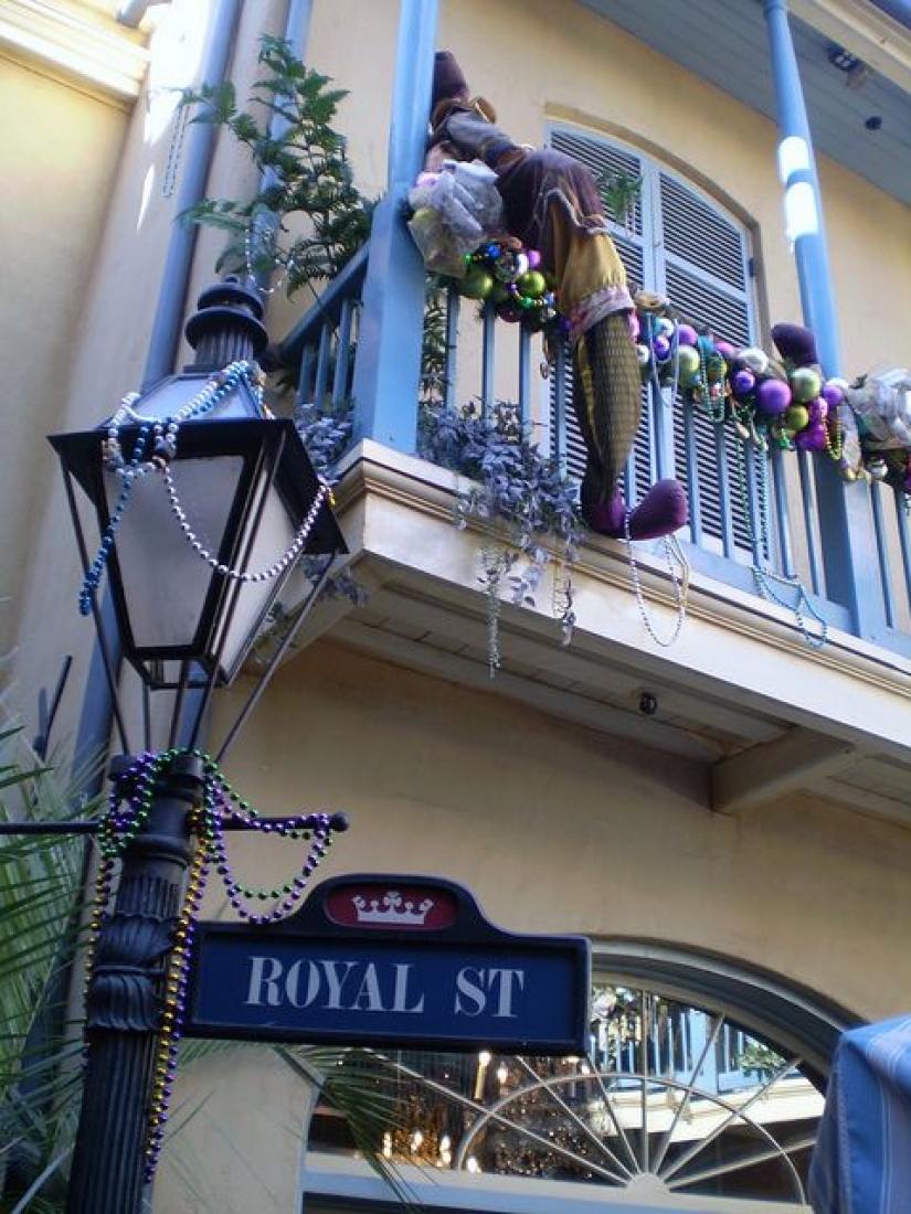 20 ideas on how to decorate a balcony for the New Year