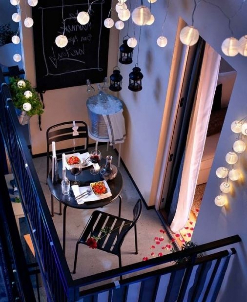 20 ideas on how to decorate a balcony for the New Year