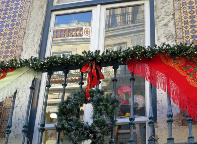 20 ideas on how to decorate a balcony for the New Year