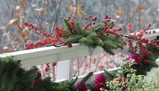 20 ideas on how to decorate a balcony for the New Year 20 ideas on how to decorate a balcony for the New Year