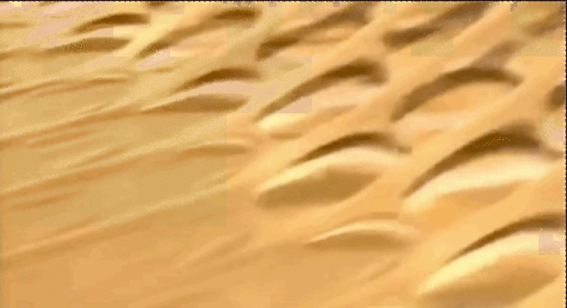 20 now repetitive and boring hypnotizing gifs about the production process