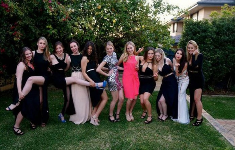 20 pictures, which will have to look closely