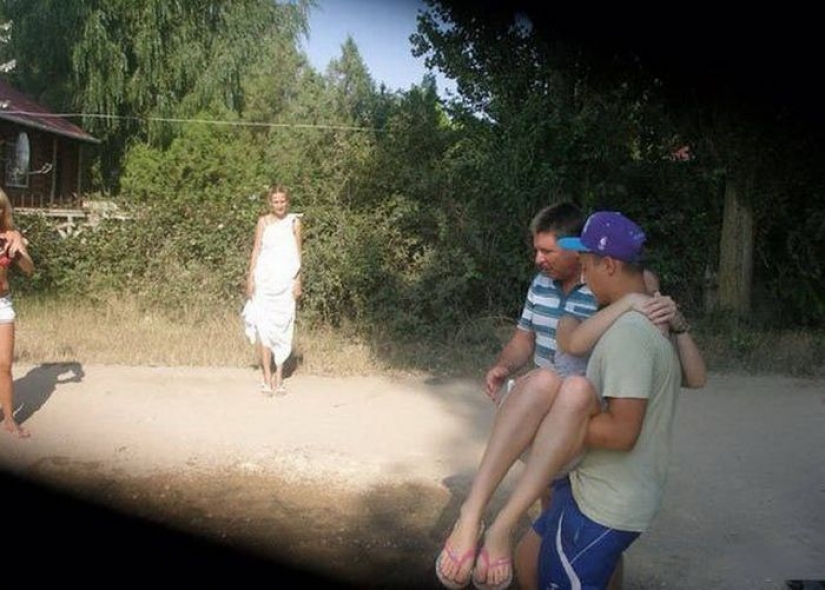 20 pictures, which will have to look closely