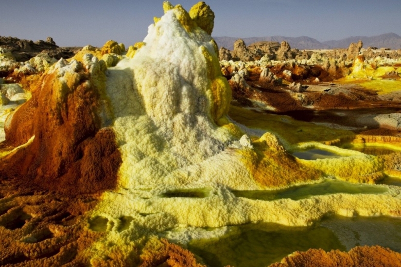 20 places where the world is ruled by color