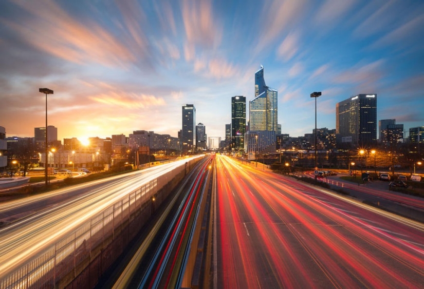 20 scenic spots in different countries in the rays of the rising sun