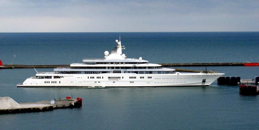 20 yachts of Russian billionaires who are worth more than the Russian Navy 20 yachts of Russian billionaires who are worth more than the Russian Navy
