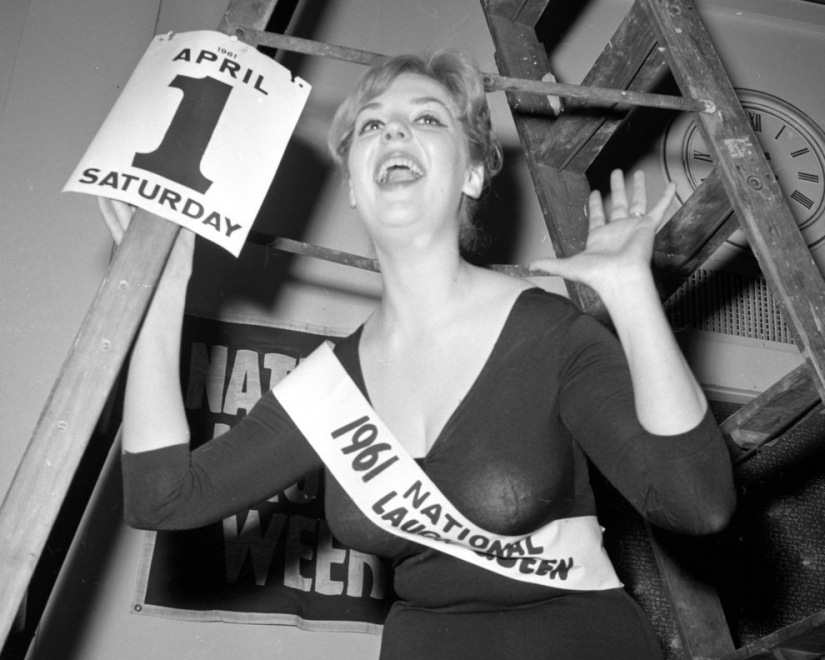 22 niñas con encanto, que ganó el título de Reina de la belleza en la mitad del siglo pasado