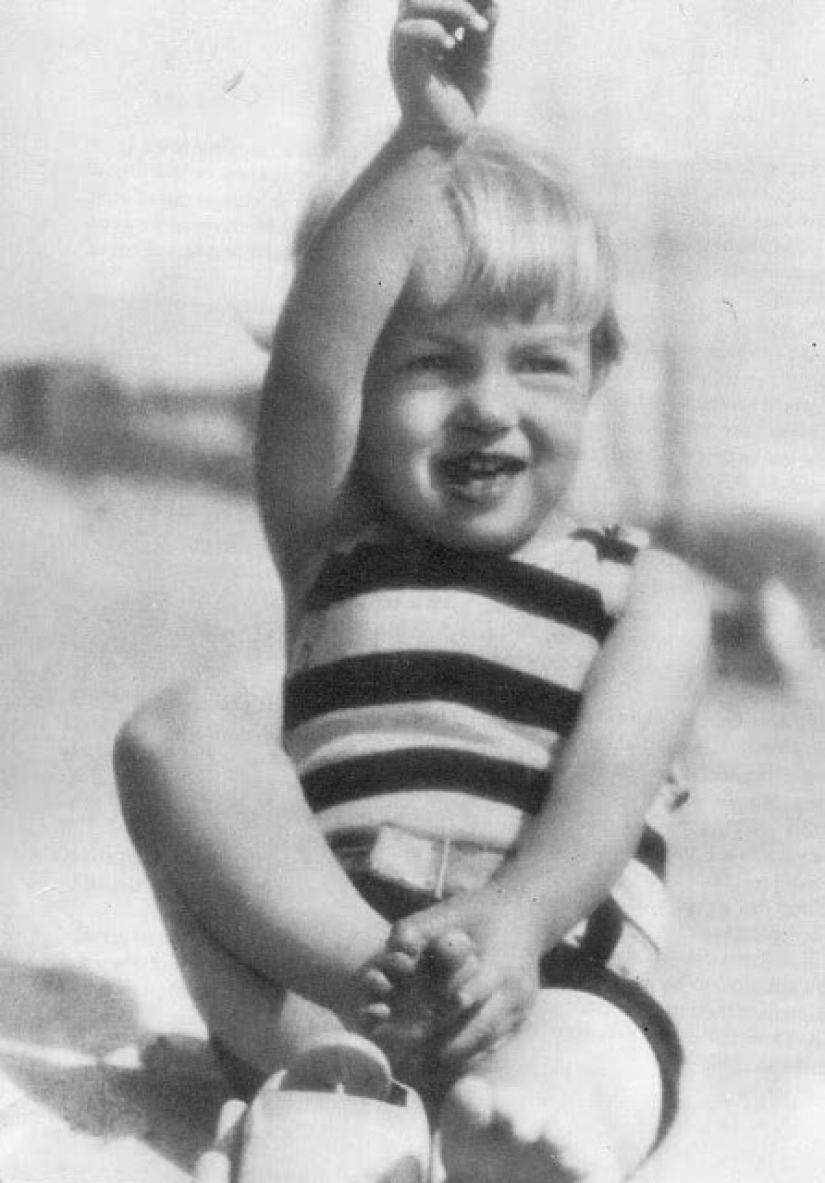 24 rare snapshot of a little of Norma Jean before she became Marilyn Monroe 24 rare snapshot of a little of Norma Jean before she became Marilyn Monroe
