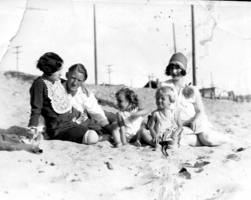 24 rare snapshot of a little of Norma Jean before she became Marilyn Monroe 24 rare snapshot of a little of Norma Jean before she became Marilyn Monroe