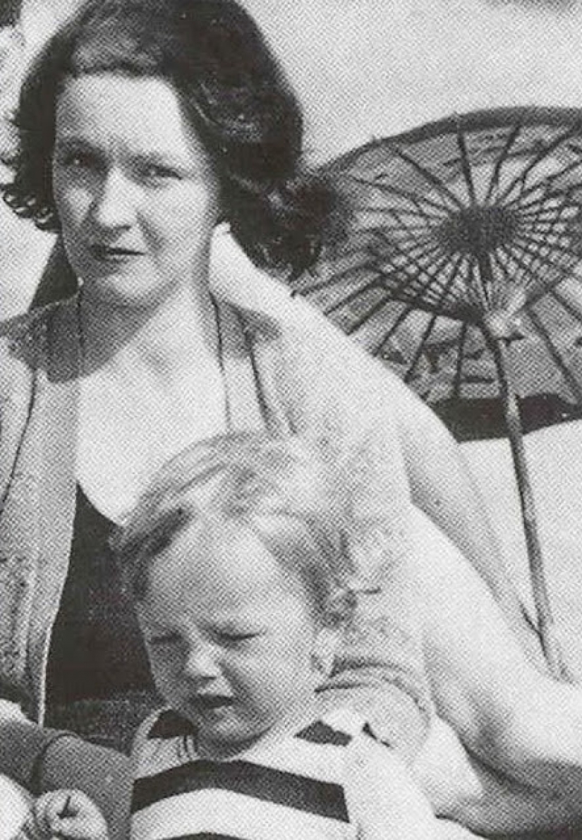 24 rare snapshot of a little of Norma Jean before she became Marilyn Monroe 24 rare snapshot of a little of Norma Jean before she became Marilyn Monroe